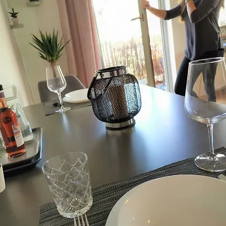 Modernes Neustadt Apartament